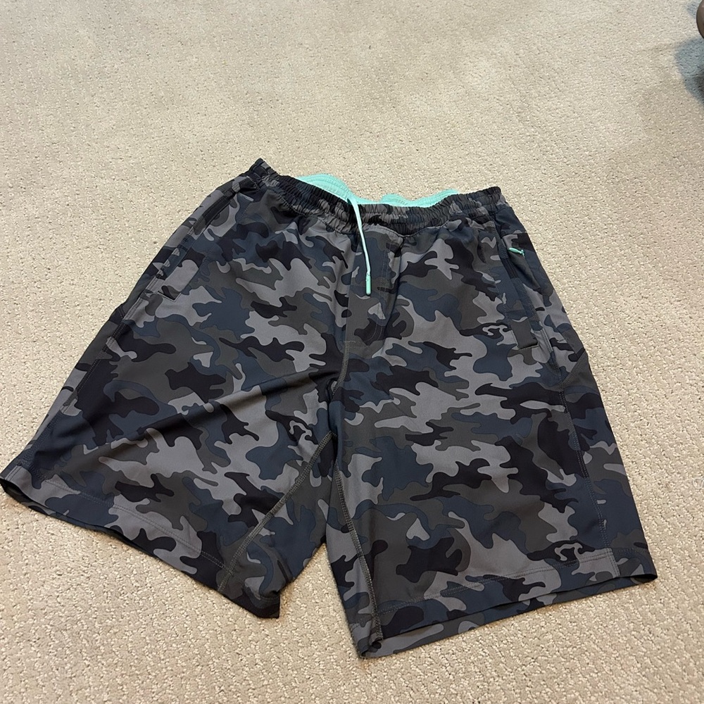 Birddogs men’s sz large black camo shorts